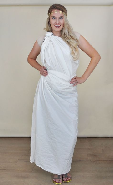 Super Creative Costumes made from sheets. #diyhalloween #homemadecostume Toga Outfit Diy, Toga Party Costume Diy, Toga Greek, How To Make A Toga, Toga Costume Diy, Toga Outfits, Toga Party Costume, Diy Toga, Toga Outfit