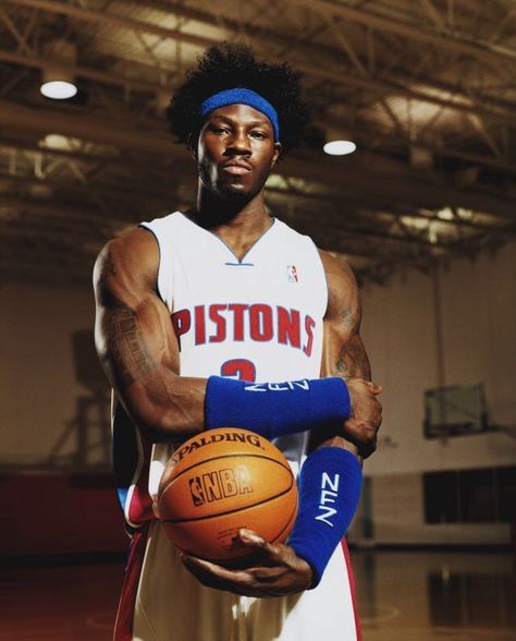 Ben Wallace: Net Worth, NBA & More [2022 Update] - Players Bio Ben Wallace, Detroit Sports, Basketball Photography, Nba Championships, Nba Pictures, Basketball Leagues, Nba Legends, Nba Stars, Garage Bar