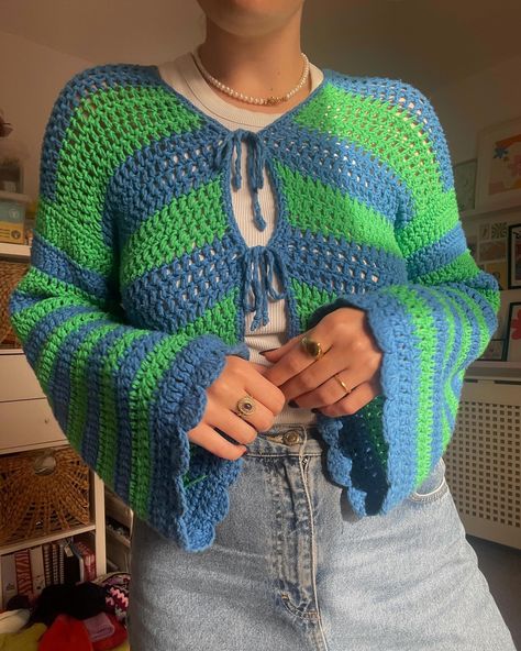 Need to make this cardigan in another colour! 3 for 2 on all crochet patterns on my website with code ‘342PATTERNS’ 💚💙💚💙 Colourful Crochet Cardigan, Realm Designs, Crochet Granny Square Sweater, Colorblock Crochet, Crochet Vest Outfit, Diy Cardigan, Colourful Crochet, Crochet Sweater Design, Granny Square Sweater