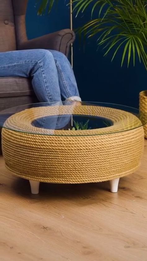 Tire Table, Tire Craft, Tire Furniture, Diy Furniture Videos, Craft Room Decor, Diy Furniture Easy, Kraf Diy, Diy Crafts Room Decor, Diy Crafts Hacks