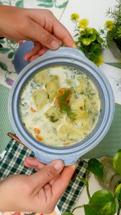 Zupa Koperkowa - Beryl Shereshewsky Beryl Shereshewsky, Dill Soup, Heart Healthy Food, Soup Vegetarian, Big Dill, Creamed Potatoes, Yummy Mummy, Soups Stews Chilis, Savory Soups