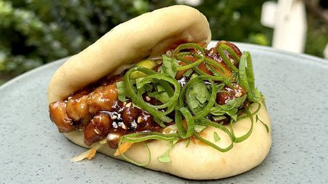 Sticky Chicken, Pizza Burgers, Bao Buns, Edamame, Pita, Street Food, Real Food Recipes, Food And Drink, Favorite Recipes