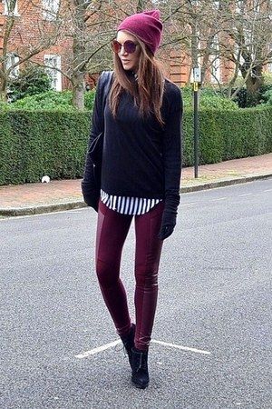 Black-suede-topshop-boots-maroon-beanie-primark-hat Maroon Leather Pants Outfit, Maroon Leather Pants, Faux Leather Leggings Outfit, Maroon Pants, Leather Leggings Outfit, Leather Pants Outfit, Winter Fashion Outfits Casual, Maroon Leather, Leggings Outfit