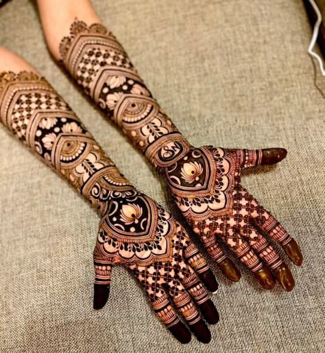 Roka Mehendi, Wedding Mehndi Design, Full Hand Bridal Mehndi, Mehendi Tattoo, Indian Baby Shower Decorations, Front Mehndi, Palm Mehndi, Mehndi Mehndi, Simple Arabic Mehndi