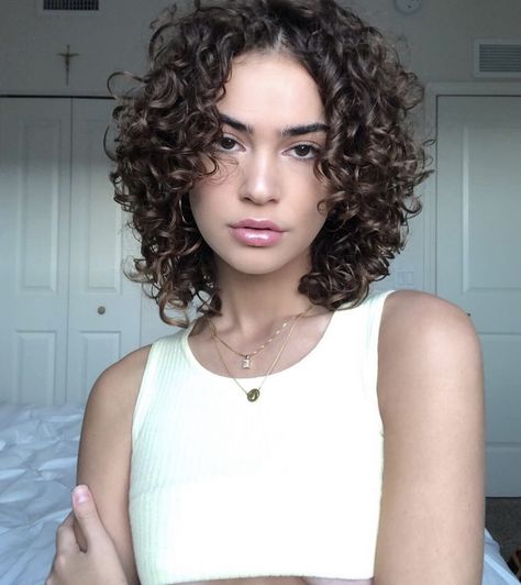 3a Curly Hair, Layered Curly Haircuts, Natural Curly Hair Cuts, Curly Hair Short, Layered Curly Hair, Curly Hair Photos, Short Curly Haircuts, Beautiful Curly Hair, Haircuts For Curly Hair