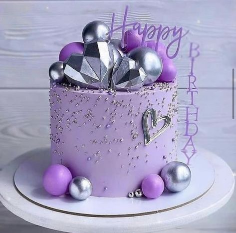 Purple Floral Cake, Floral Cake Ideas, Tropical Birthday Cake, Kitten Cake, Bolo Panda, Whipped Cream Cakes, Purple Cakes Birthday, Butterfly Birthday Cakes