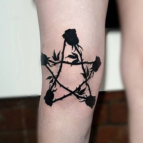 @noraaaily Goth Tattoo Ideas, Couple Tattoos Unique, Goth Tattoo, Tattoo For Son, Gothic Tattoo, Tattoo Videos, Aesthetic Tattoo, Cover Up Tattoos, Matching Tattoos