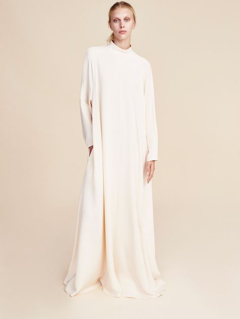 Ryan Roche, Vogue Fashion, Floor Length Dresses, Unique Outfits, Minimal Fashion, New York Fashion Week, Modest Fashion, Spring Fashion, Nice Dresses