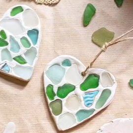 Air Dry Clay Mosaic Tiles, Sea Glass Mosaic Diy, Crafts With Sea Glass Diy, Clay And Glass Projects, Christmas Seaglass Crafts, What To Do With Sea Glass Ideas, Sea Glass Coasters, Sea Glass Crafts Diy Projects, Sea Pottery Crafts