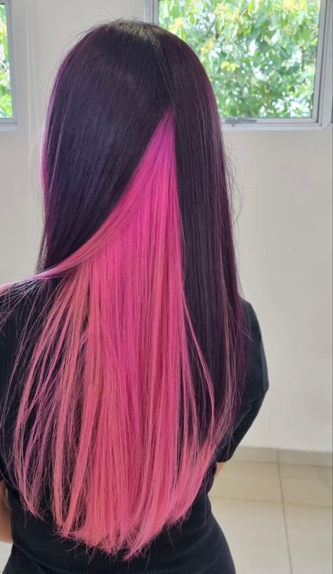 Under light pink hair style Bottom Half Pink Hair, Long Black And Pink Hair, Pink Underdye Hair, Under Dye, Pink Underneath Hair, Black Pink Hair, Black And Pink Hair, Under Hair Dye, Underdye Hair