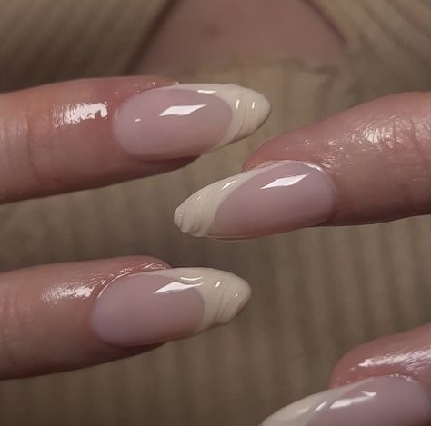 — credit: unknown Vanilla Nails Design, Pearly French Tip Nails, Subtle Christmas Nails Simple, Soft French Tip Nails, Small Almond Nails Design, Winter Formal Nails, Gel Nails Aesthetic, Office Nails Professional, French Nails Aesthetic