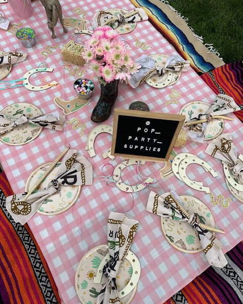 Western in the wild 🐍 🤠 #westernparty #cowboypartytheme #cowboytheme #partyideas #westernbirthday Country Birthday Party Ideas, Vaquero Theme Party, Cowgirl Centerpieces, Choo Choo Train Birthday Party, Western Cowboy Party, Country Birthday Party, Cowboy Theme Party, Western Birthday Party, Country Birthday