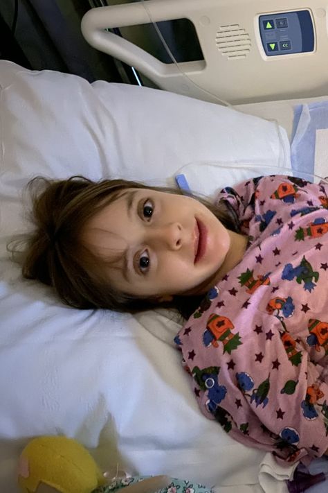 Child In Hospital Bed Aesthetic, Daughter In Hospital Bed, Jenny Boo Daughter, Sick Child In Hospital Bed, Jenny Boo Daughter Photos, Sick Pictures In Hospital, Kid In Hospital, Kids In Hospital, Child In Hospital