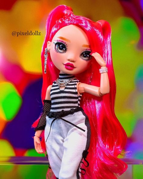 Priscilla Perez, High Pics, Made To Move Barbie, Doll Sewing, Rainbow High, Doll Stuff, Fashion Inspiration Design, Monster High Dolls, Roblox Roblox