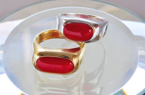 A pair of Italian fine "oxblood" red coral rings; white and yellow gold. Red Coral Rings For Men, White Coral Ring, Italian Gold Jewelry, Gold Jewellry, Urban Jewelry, Mens Gold Rings, Coral Ring, Jewelry Showcases, Gold Jewellery Design Necklaces