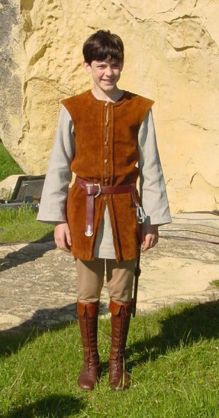 Image result for pevensies costume Narnia Room, Narnia Edmund, Narnia Lion, Narnia Costumes, Edmund Narnia, Witch Wardrobe, Lion Witch Wardrobe, Skandar Keynes, Narnia Cast