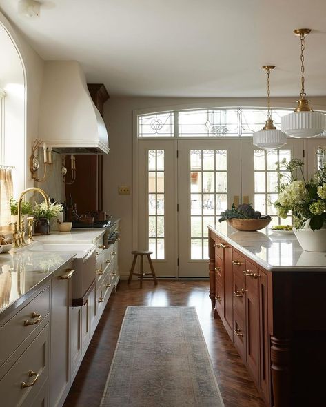 Lighthouse Cabinetry, Upscale Kitchen, Dark Wood Kitchen Cabinets, Closed Kitchen, Colonial Kitchen, Dark Wood Kitchens, Classic Kitchen, Style Cottage, Cabinetry Design