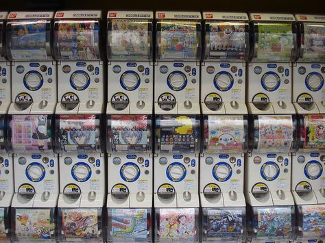 Gatcha Machine Japan, Dream Mansion, Toy Machine, Japanese History, Anime Store, Vending Machines, Japan Trip, Tom Kaulitz, Vending Machine