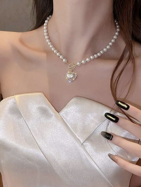 Ethereal Jewelry, Bts Pic, Buckle Necklace, Expensive Jewelry Luxury, Pearl Decor, Magical Jewelry, Girly Accessories, Expensive Jewelry, Fancy Jewelry