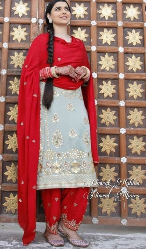 Red Suit Combination, Indian Suits Punjabi, Nimrat Khaira Suits, Bridal Suits Punjabi, Collection Clothes, Nimrat Khaira, Bridal Suits, Simple Kurti, Embroidery Suits Punjabi