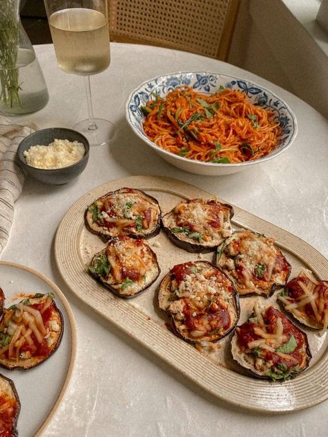 Low Carb Eggplant, Eggplant Pizza, Eggplant Pizzas, Wellness Content, Craving Pizza, Pizza Bites, Wellness Lifestyle, Delicious Healthy Recipes, Pretty Food