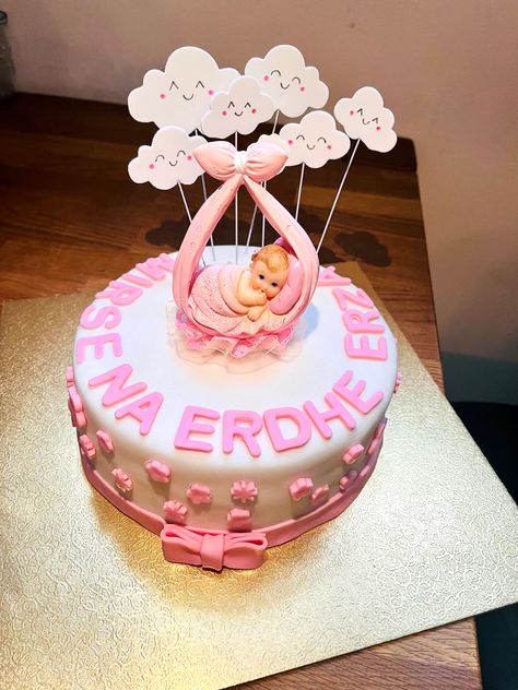 #cake #newborn #newbabygift #babygirl #cakedecoratingideas #fondantcake #welcomebaby Cake For Newborn Baby Girl, Family Pregnancy Photoshoot, Girl Cake, Fondant Cake, Welcome Baby, Girl Cakes, Newborn Girl, Baby Cake, Baby Girl Newborn