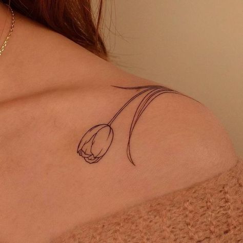 Fine Line Tulip, Fine Line Tulip Tattoo, Tulip Tattoos, One Line Tattoo, Tulip Tattoo, Animal Tattoo Ideas, M Tattoos, Tattoos With Kids Names, Small Tattoos Simple