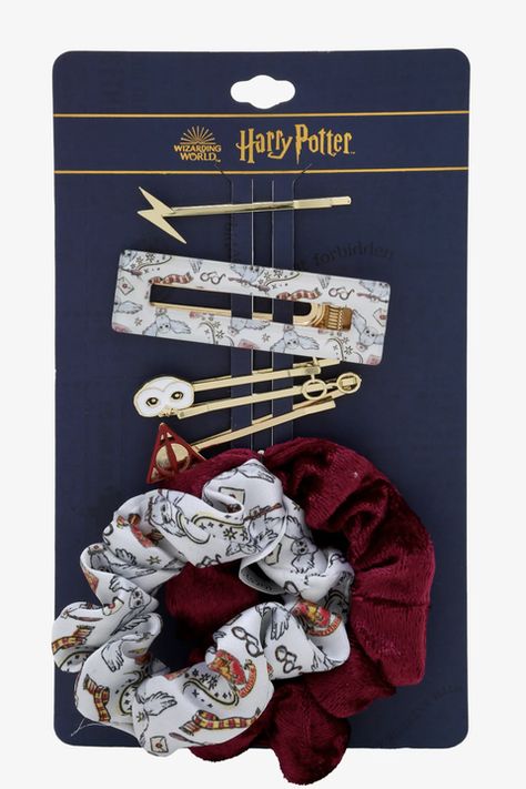 45 Harry Potter Gift Ideas for 2020 - Magical Harry Potter Gifts Potterheads Will Love Hogwarts Merchandise, Harry Potter Stuff To Buy, Hogwarts Merch, Harry Potter Gadget, Harry Potter Gift Ideas, Harry Potter Phone Case, Harry Potter Gift, Stile Harry Potter, Harry Potter Accessories