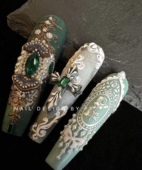 Witch Nails Aesthetic, Opulent Nails, Elaborate Nails, Royal Nail Art, Victorian Nails Designs, Filigree Nails, Medieval Nail Design, Baroque Nail Art, Frame Nails Design