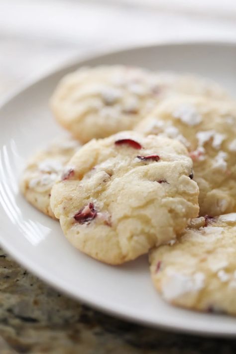 cranberry orange cookies on white plate Christmas Cookies Orange, Orange Crinkle Cookies, Cookies Orange, Cranberry Orange Cookies, Lemon Crinkle Cookies, Orange Cookies, Orange Cranberry, Cranberry Cookies, Winter Desserts