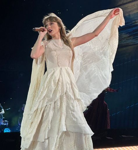 Folklore Dress, Mad Women, Estilo Taylor Swift, Swift 3, Long Live Taylor Swift, Live Taylor, Taylor Swift Pictures, Taylor Alison Swift, Cream Dress