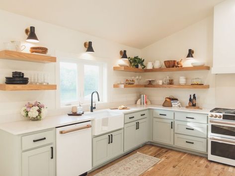 Kitchen With Shelves Instead Of Cabinets, Kitchen With Shelves, Minimalistic House, Kitchen With Open Shelving, Kitchen 2022, Kitchen Open Shelves, Cabin Remodel, Lake House Kitchen, Shelves Kitchen