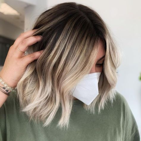 Blonde Balayage for Short Hair Match Shadow, Blonde Balayage Lob, Balayage For Short Hair, Balayage Hair Ideas, Shadow Roots, Brunette Roots, Balayage Lob, Platinum Blonde Balayage, Blonde Balayage Hair