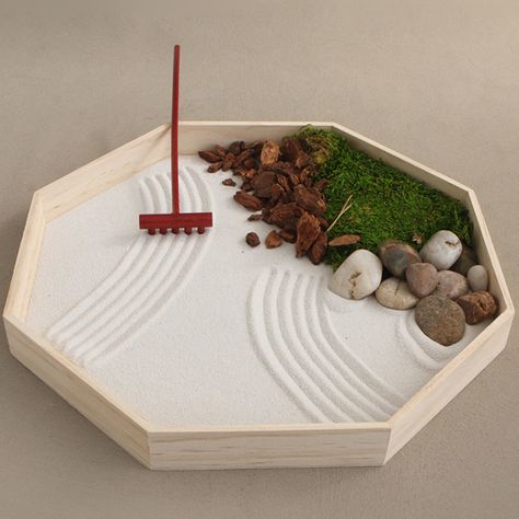 Jardin Zen Interior, Mini Zen Garden Ideas, Diy Zen Garden, Jardin Zen Miniature, Zen Trädgård, Mini Jardin Zen, Desktop Zen Garden, Miniature Zen Garden, Tattoo Plant