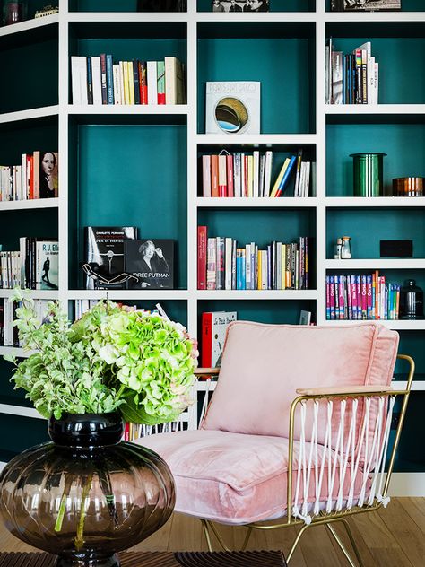 green and white built-in bookcase Bookshelf Painting, Painted Bookshelf, Painted Built Ins, Colorful Bookshelf, Painting Bookcase, Painted Bookshelves, Bookshelves Diy, Built In Bookcase, White Kitchen Cabinets