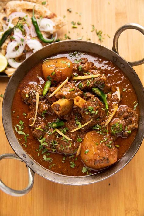 Easy Mutton Curry Recipe, Indian Mutton Recipes, Mutton Curry Recipe, Spaghetti With Ground Beef, Mutton Curry, Food Story, Mutton Recipes, Beet Recipes, Eating Breakfast