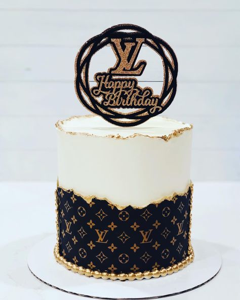 Lv Cake For Men, Designer Cake For Men, Louis Vuitton Cake Topper, Louis Vuitton Cakes For Men, Louis Vuitton Cake For Women, Louis Vuitton Cake Ideas, Cakes Design For Men, Luxury Cake For Men, Lv Cake