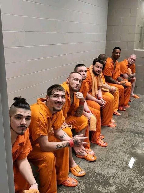 Inmate Clothes, Prison Pictures, Prison Clothes, Jail Clothes, Prison Outfit, Corrections Officer, Fake Ft Call, Prison Inmates, Security Guard Services