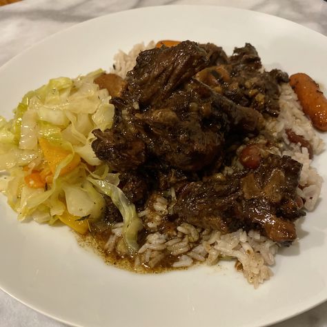 Jamaican Oxtails With Rice And Peas, Oxtail And Cabbage, Jamaican Cabbage Recipe, Steamed Cabbage Recipe, Rice And Cabbage, Jamaican Oxtails, Jamaican Cabbage, Jamaican Oxtail, Fried Cabbage Recipes