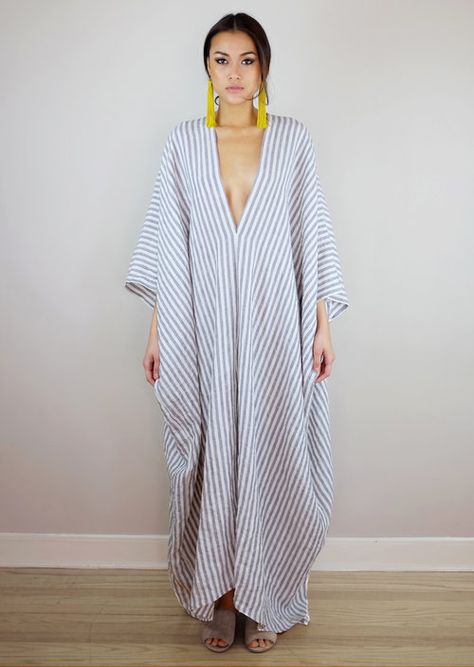 KAFTAN - Striped Linen Modern Wizard, Linen Caftan, Linen Kaftan, Ethno Style, Kaftan Designs, Mode Kimono, Statement Earring, Mode Inspo, How To Make Shorts