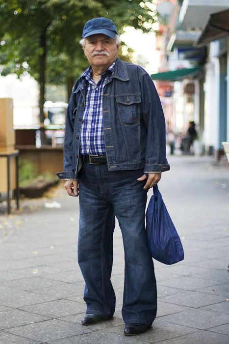 Photographer Turns Dapper 83-Year-Old Into a One-Man Fashion Photo Blog | PetaPixel Double Denim Men, Old Man Outfit, Grandpa Fashion, Double Denim Outfit, Farmer Outfit, Old Man Fashion, Ali Dress, Men Fashion Photo, Grandpa Style