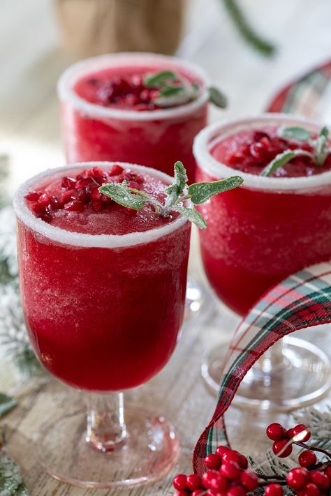 Margarita Christmas, Pomegranate Christmas, Christmas Margarita, Pomegranate Margarita, Christmas Drinks Recipes, Margarita Ingredients, Frozen Christmas, 2024 Recipes, Cocktails Recipes