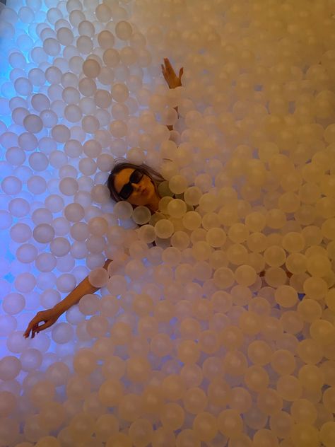 Rome @ikono Budapest Aesthetic, Balloon Museum, Bubble Bath, Home N Decor, Rome Italy, Aesthetic Makeup, Instagram Foto, Photo Poses, Budapest