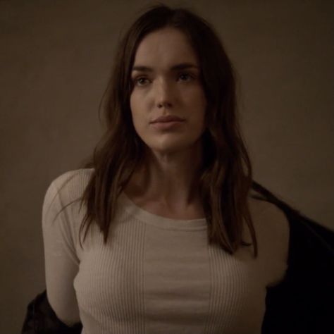 Jemma Simmons, Elizabeth Henstridge, Agents Of S.h.i.e.l.d., Marvel Agents Of Shield, Supernatural Dean Winchester, Supernatural Dean, Girl Superhero, Agents Of Shield, Dean Winchester