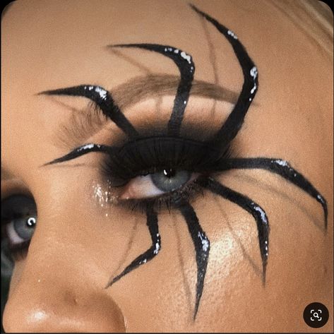 Witch Make Up Halloween Aesthetic, Spider Eyes Makeup, Spider Eye Makeup Halloween, Spider Web Makeup Easy, Spiderweb Makeup Halloween, Spider Face Makeup, Spider Make Up, Spider Makeup Looks, Makeup Halloween Hombre