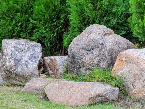 Landscape Boulders, Boulder Garden, Rock Yard, Landscaping With Large Rocks Front Yard, Landscaping With Large Rocks Natural, Natural Landscaping, Stone Landscaping, Luxury Landscaping, Landscaping With Boulders