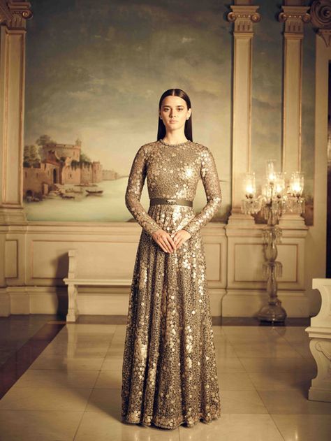 Sabyasachi Gown, Sabyasachi Collection, Casual Bridal Dress, Heavy Dresses, Party Wear Gown, Gown Pattern, Anarkali Gown, Indian Wedding Outfits, Anarkali Dress