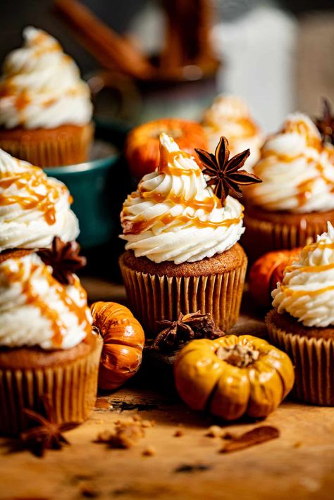 Salted Caramel Pumpkin Cupcakes Gluten Free Pumpkin Cupcakes, Pumpkin Cupcake Recipes, Autumn Cake, Caramel Pumpkin, Desert Ideas, Cinnamon Cream Cheese, Fall Cupcakes, Cupcake Decor, Thanksgiving 2024