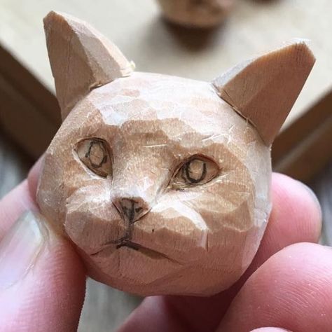 Cat Wood Carving Patterns, Clay Sculpture For Beginners, Cat Whittling, Cat Ceramic Sculpture, Cat Sculpture Clay, Craft Elementary, Cat Wood Carving, Easy Wood Carving, Best Wood For Carving