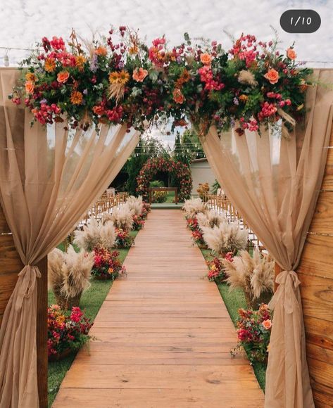 Fall Garden Wedding, Wedding Floral Design, Sunflower Themed Wedding, Renewal Wedding, Gazebo Wedding, Desi Wedding Decor, Dream Wedding Decorations, Wedding Backdrop Design, Outdoor Fall Wedding